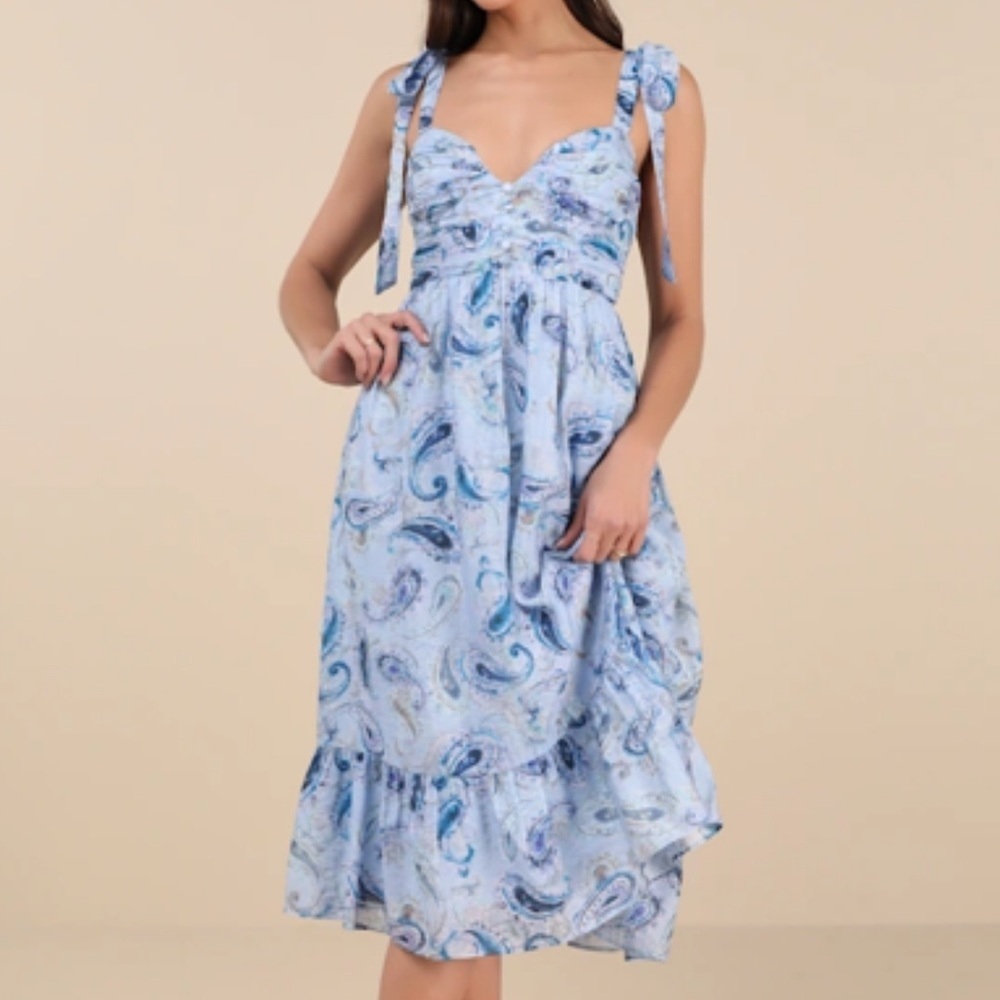 NWT LULUS LUSH LOVELINESS LIGHT BLUE PAISLEY TIE-STRAP MIDI DRESS. Size Medium
